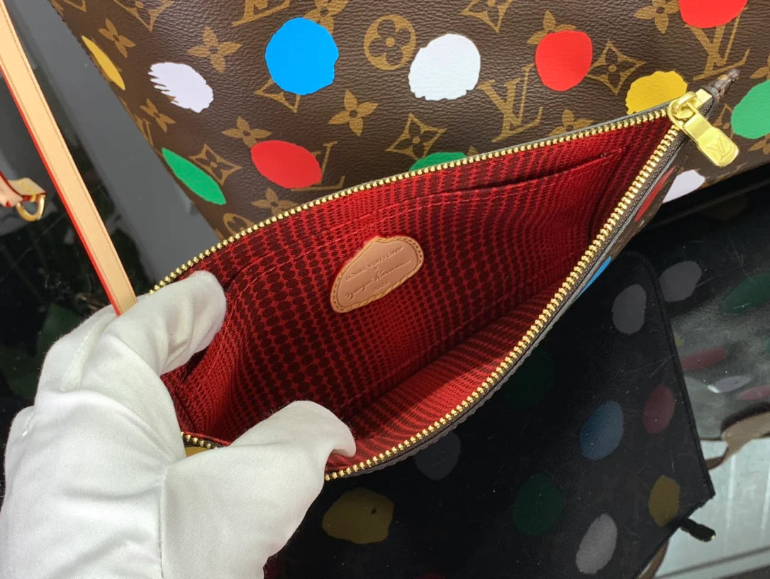 LV Neverfull Lunares